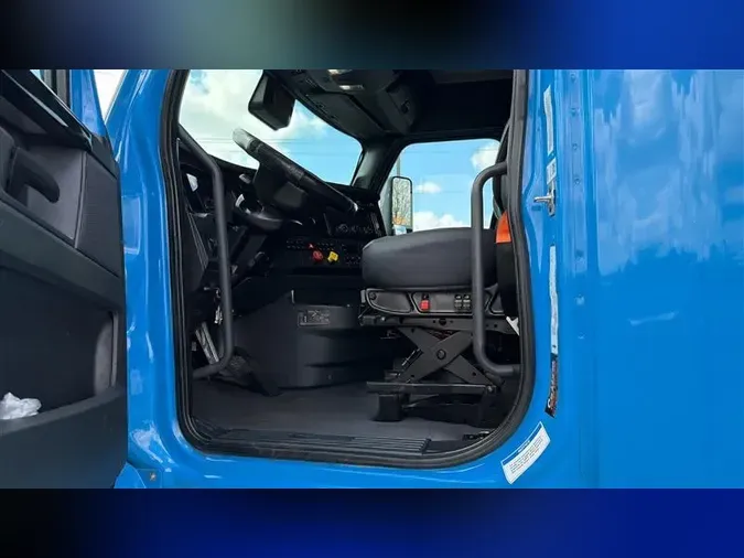 2023 FREIGHTLINER CA126