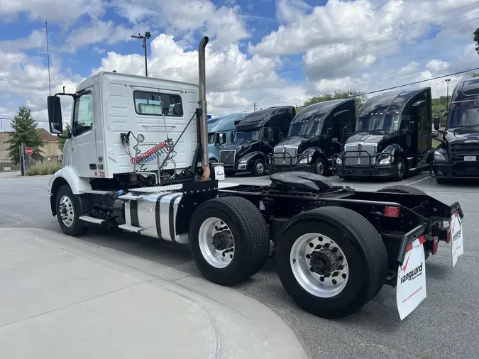 2020 Volvo VNR64T300