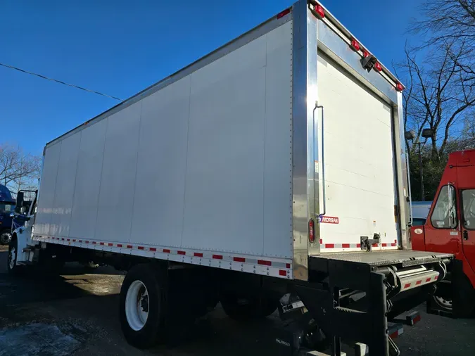 2018 FREIGHTLINER/MERCEDES M2 106