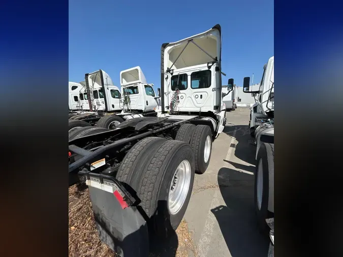 2019 FREIGHTLINER CASCADIA 125