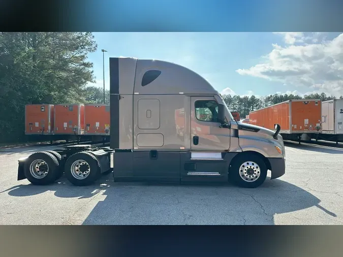 2021 Freightliner Cascadia