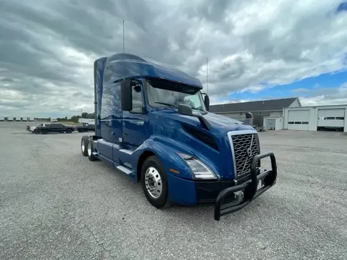 2023 VOLVO VNL64T760