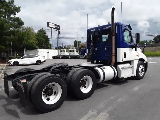2020 FREIGHTLINER/MERCEDES CASCADIA 12562823e246a898c620f8829cf94007e71