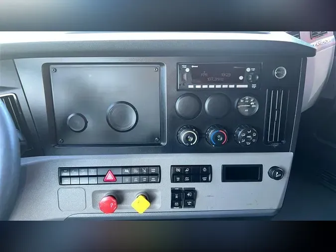 2022 FREIGHTLINER CA126