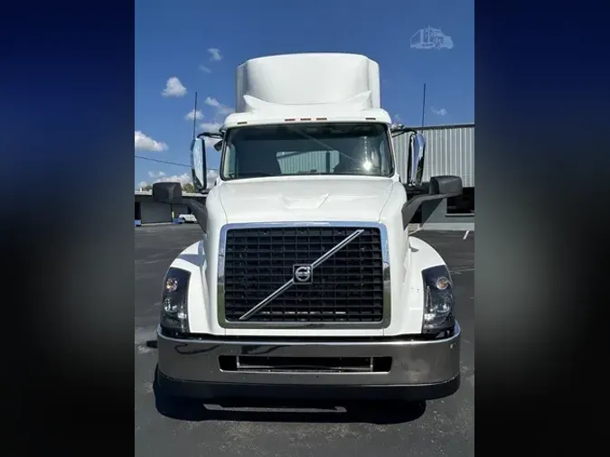 2016 VOLVO VNL64T300