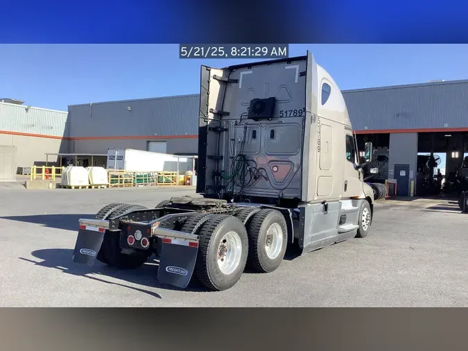 2021 Freightliner Cascadia