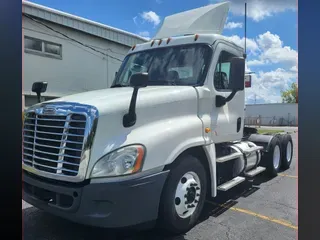 2018 FREIGHTLINER/MERCEDES CASCADIA 125