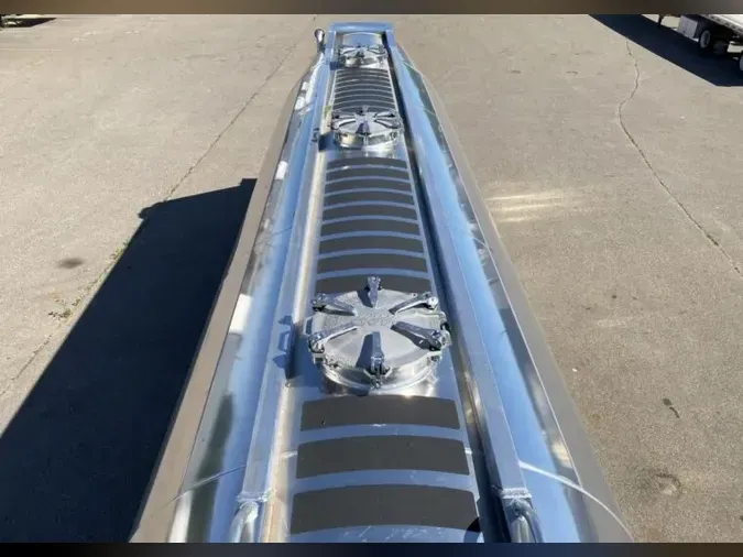 2025 Mac Trailers Tank