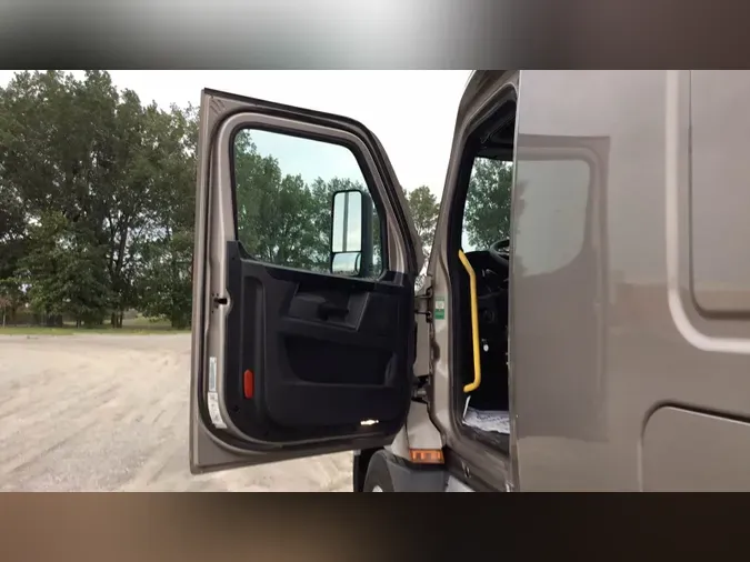 2024 Freightliner Cascadia 126