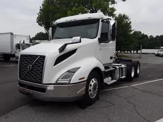 2019 VOLVO VNL64TRACTOR