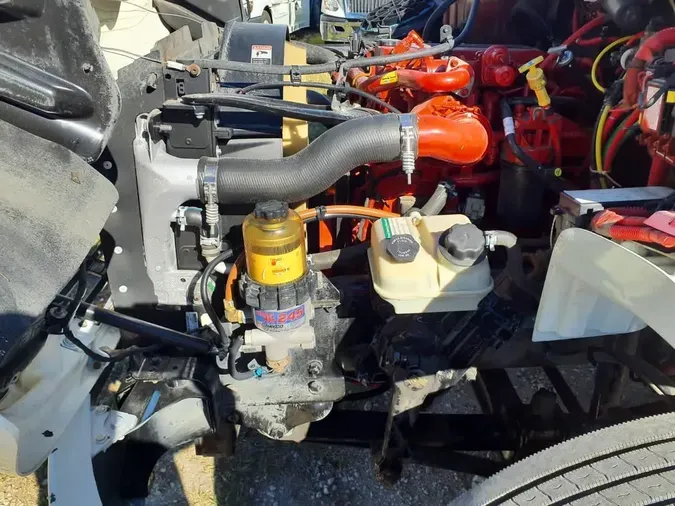 2018 FREIGHTLINER/MERCEDES M2 106