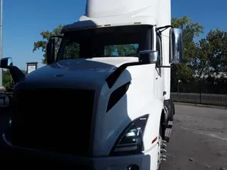 2019 VOLVO VNR42T 300