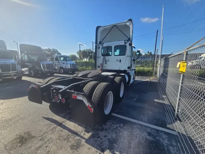 2019 FREIGHTLINER CASCADIA 125