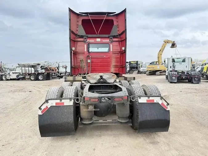 2022 VOLVO VNR64T300