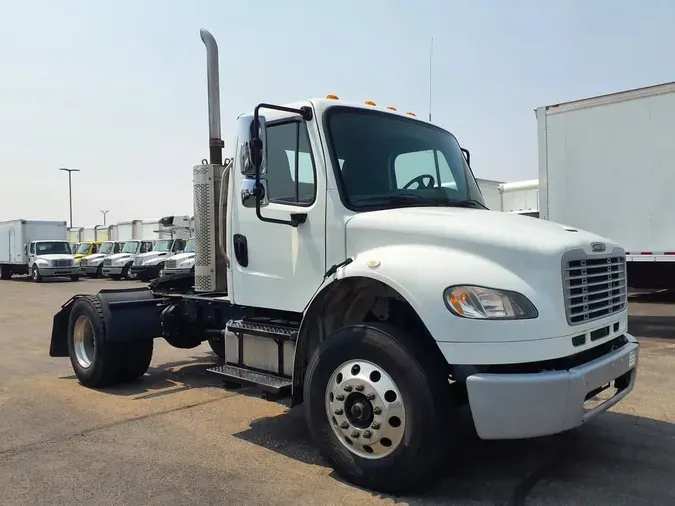 2017 FREIGHTLINER M2 106