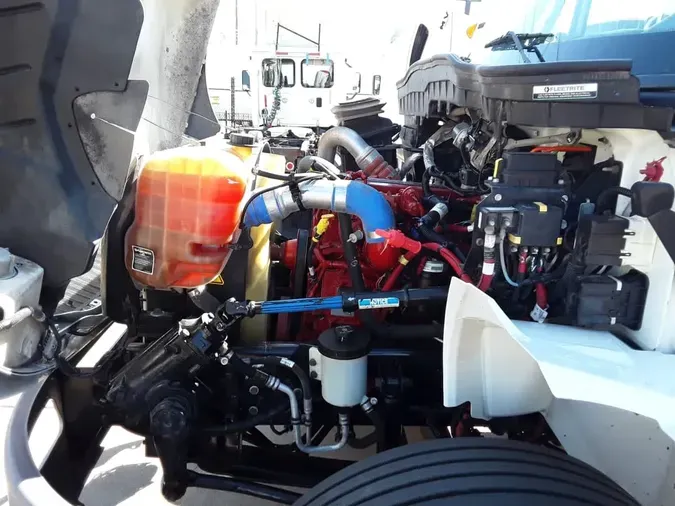 2019 NAVISTAR INTERNATIONAL 4300