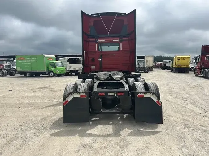 2020 VOLVO VNR64T300