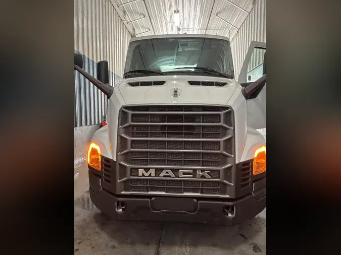 2027 MACK ANTHEM 64T62a4d2182501e7b4d174dedc4306e4e0