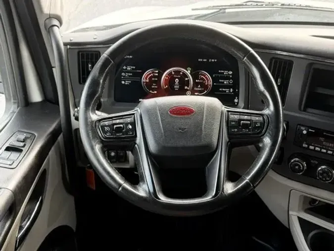 2023 Peterbilt 579