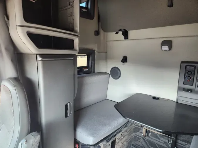 2020 VOLVO VNL760