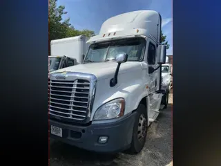 2015 Freightliner CASCADIA 125