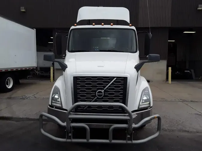 2019 VOLVO VNL64T-300