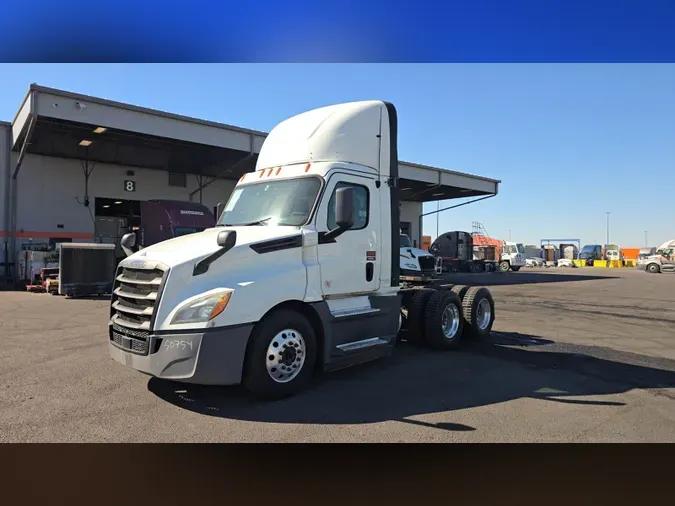 2020 Freightliner Cascadia 126