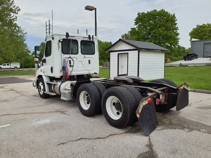 2018 FREIGHTLINER/MERCEDES CASCADIA 113