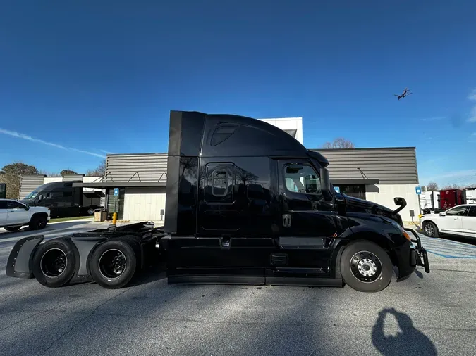 2023 FREIGHTLINER CASCADIA 126