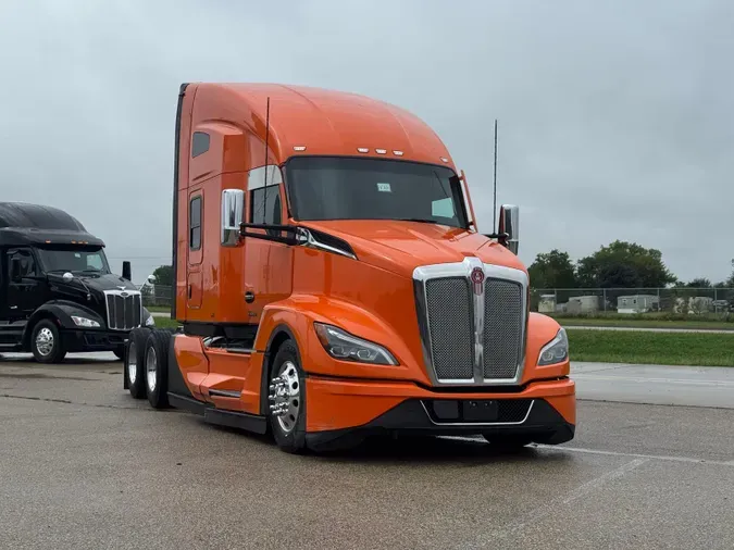 2024 KENWORTH T68062b295c9464454d471cdff32c5175e10