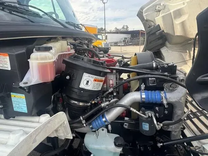 2019 Freightliner Business Class M2 106