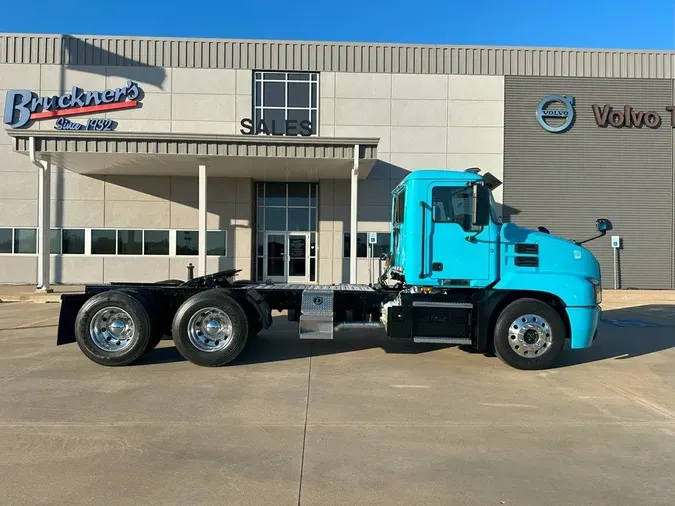 2020 MACK AN64T