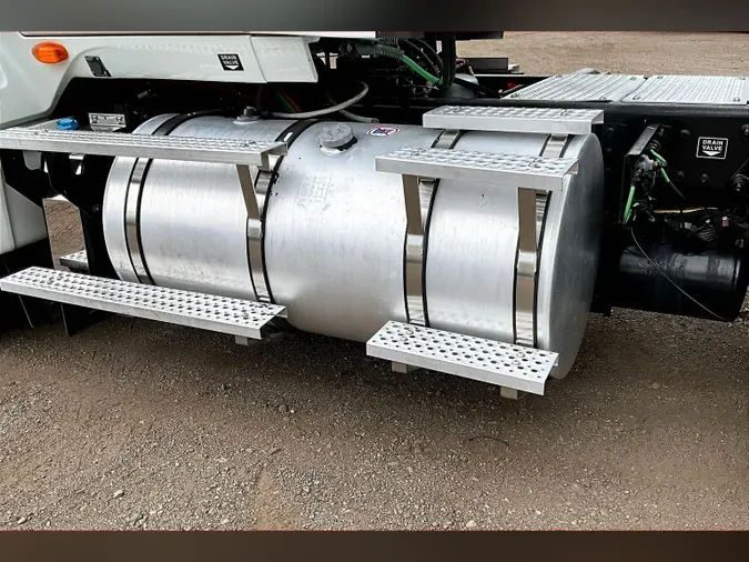 2020 INT LT625 6x4