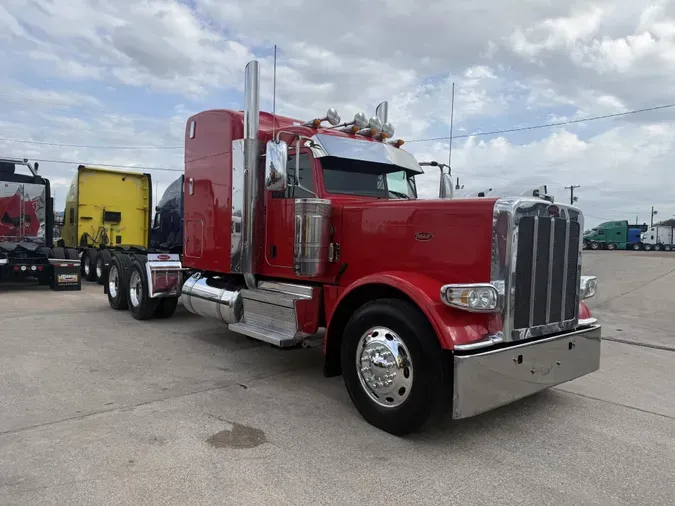 2022 Peterbilt 389