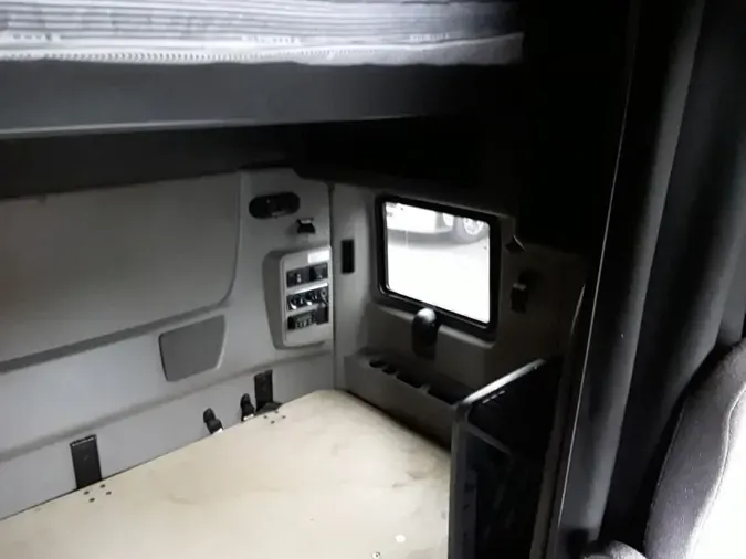 2019 NAVISTAR INTERNATIONAL LT625 SLPR CAB