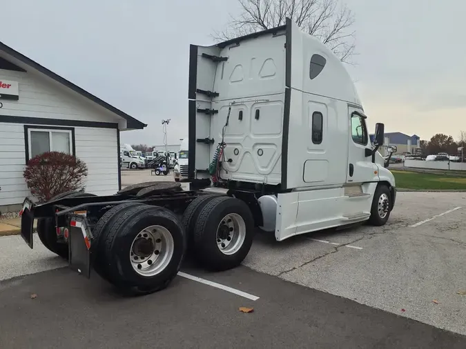 2018 FREIGHTLINER/MERCEDES CASCADIA 12562b66803431c711992413b108c8bc69c
