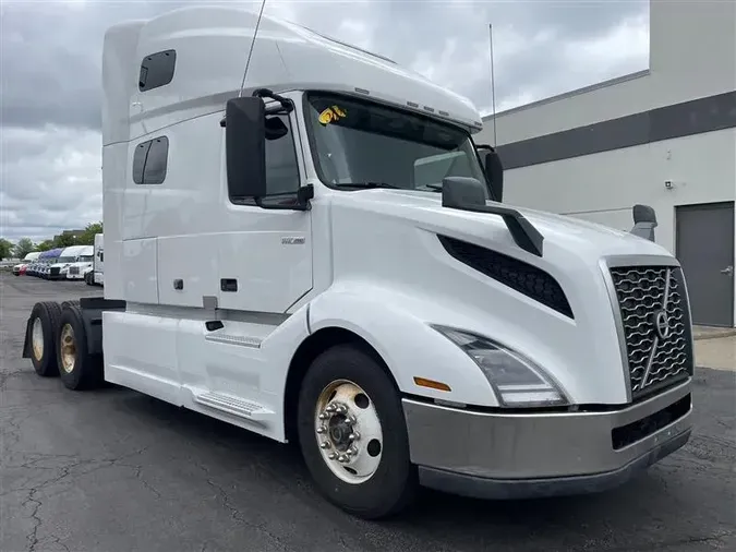 2020 VOLVO VNL760