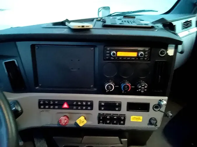 2021 Freightliner Cascadia 126