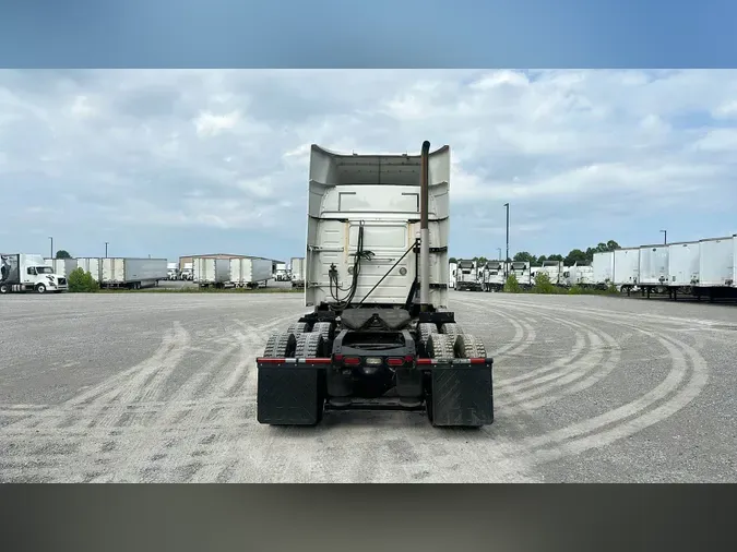 2016 Volvo VNL 740