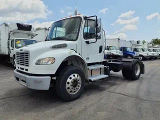 2017 FREIGHTLINER M2 106