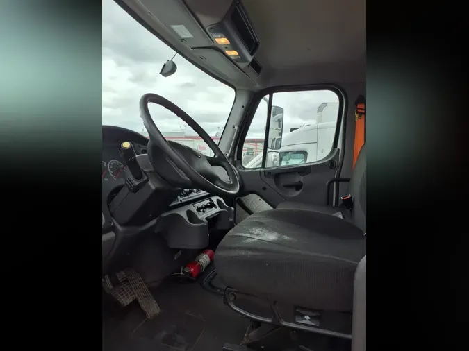 2021 FREIGHTLINER M2 106