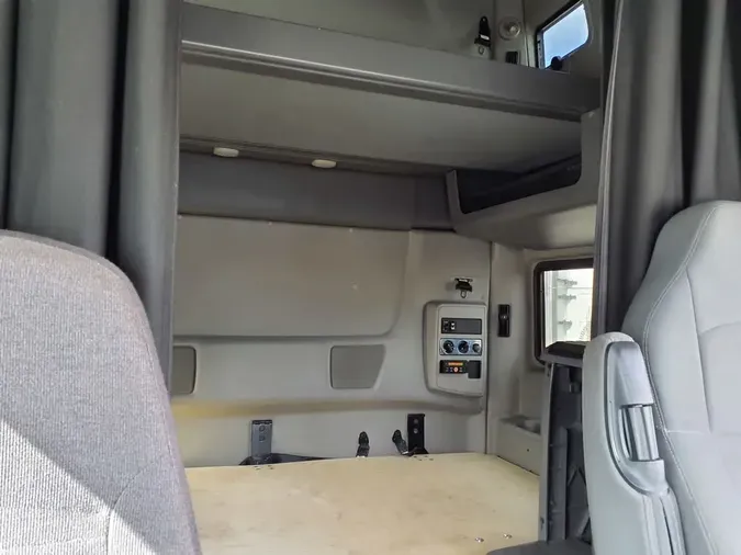 2020 NAVISTAR INTERNATIONAL LT625 SLPR CAB