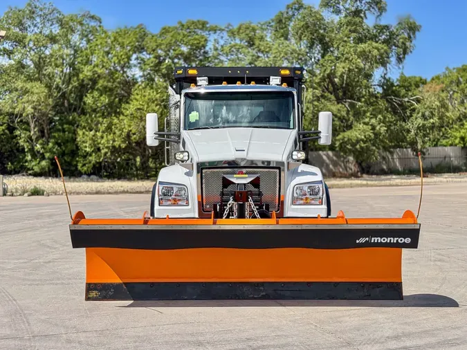 2025 KENWORTH T880S