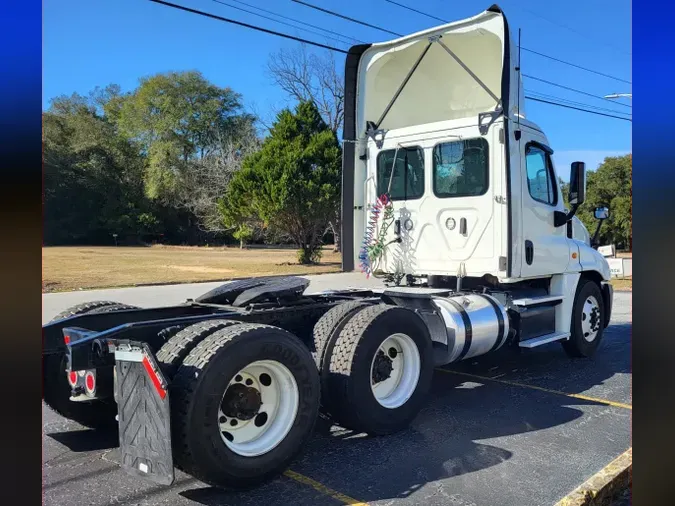 2019 FREIGHTLINER/MERCEDES CASCADIA 125