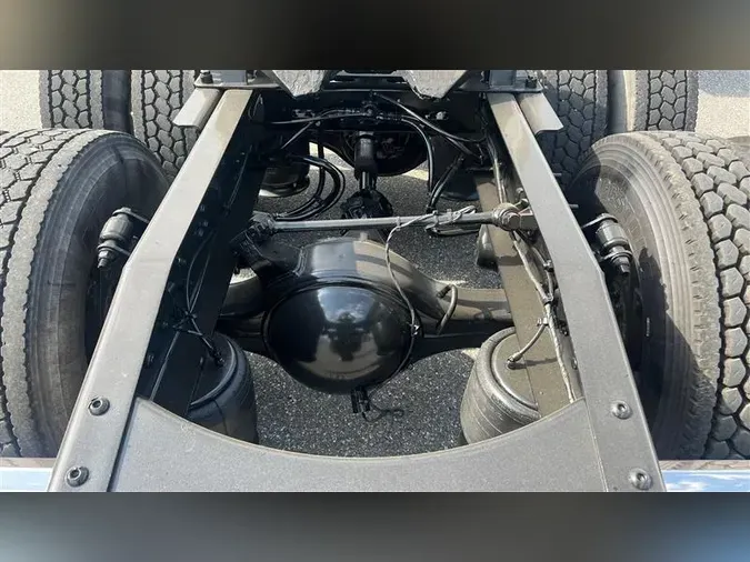 2019 FREIGHTLINER CA126