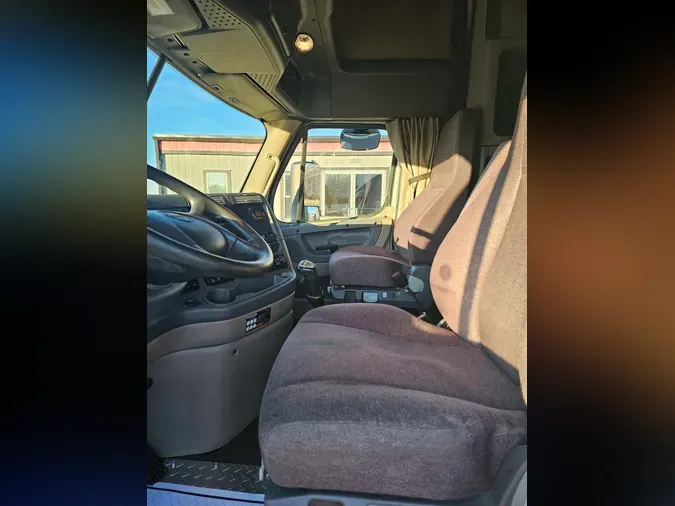 2019 FREIGHTLINER/MERCEDES CASCADIA 125