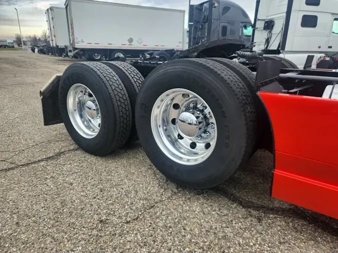 2020 VOLVO VNL62T300