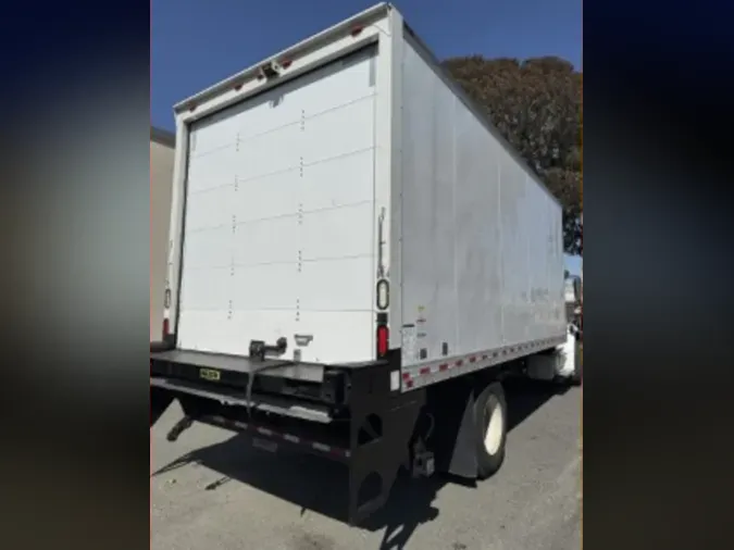 2016 FREIGHTLINER M2 106