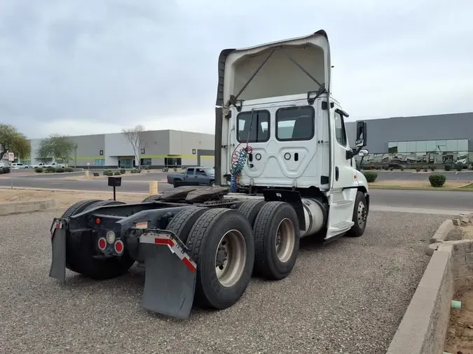 2019 FREIGHTLINER/MERCEDES CASCADIA 125