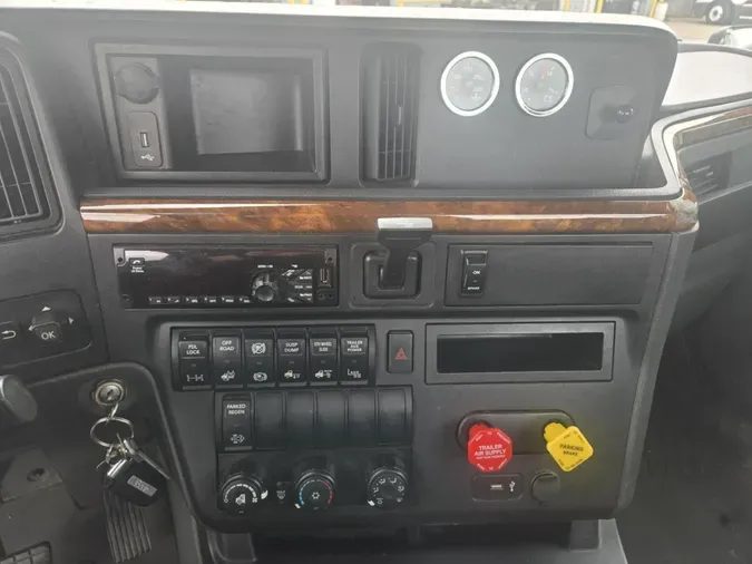 2020 International LT625